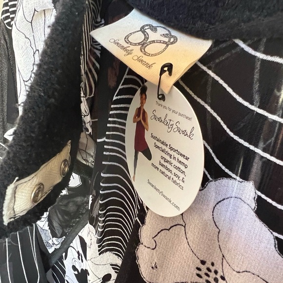 Swankety Swank Black & White Floral Chiffon Sparkle Capelet w/Hemp snap collar - Picture 6 of 6